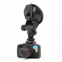 Q8 12MP CMOS Wide Angle Car DVR Camcorder w/ TF (1.5" LCD)